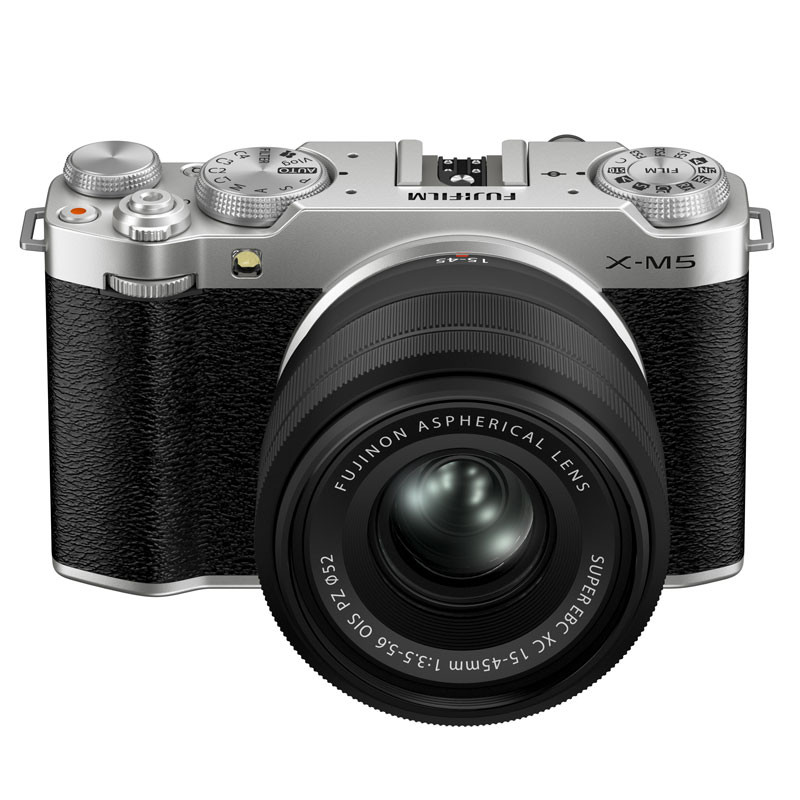 FUJIFILM X-M5 Silver + 15-45mm